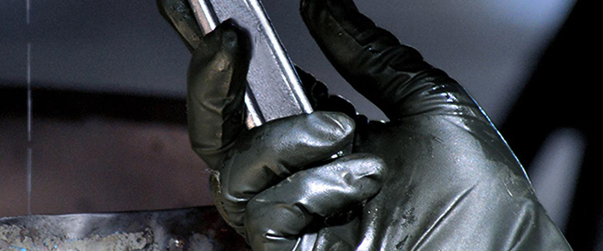 Резиновые перчатки КЩС тип 1: надежная защита от кислот и щелочей